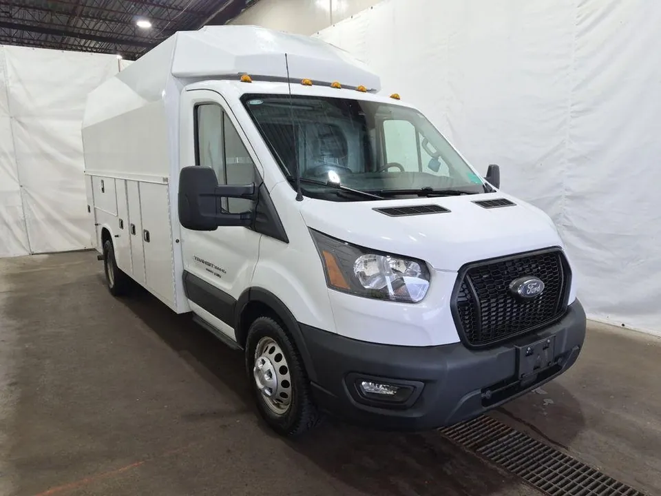 Ford Transit 2023 photo 2