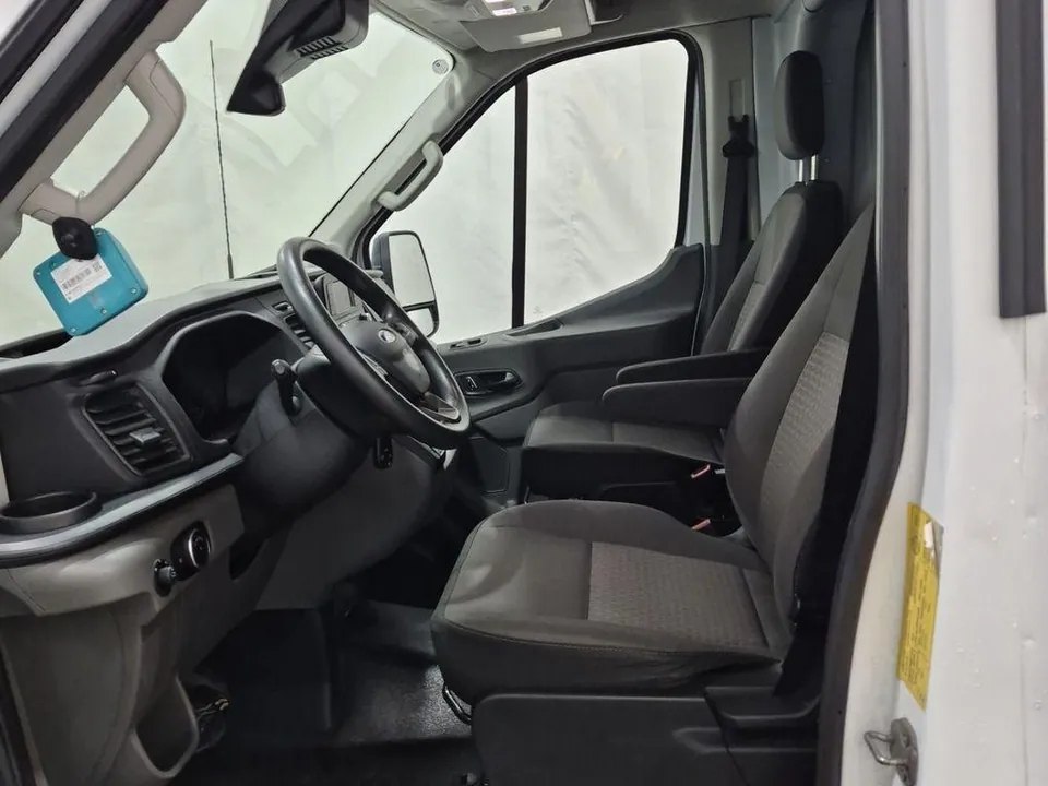 Ford Transit 2023 photo 5