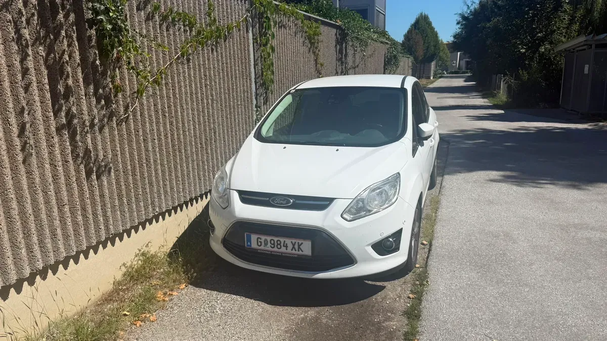 Ford C-Max 2013 photo 2