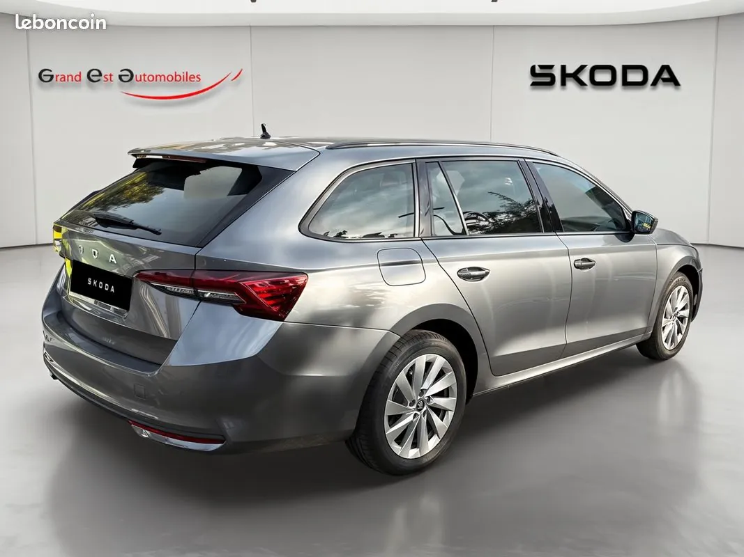Skoda Octavia 2025 photo 5