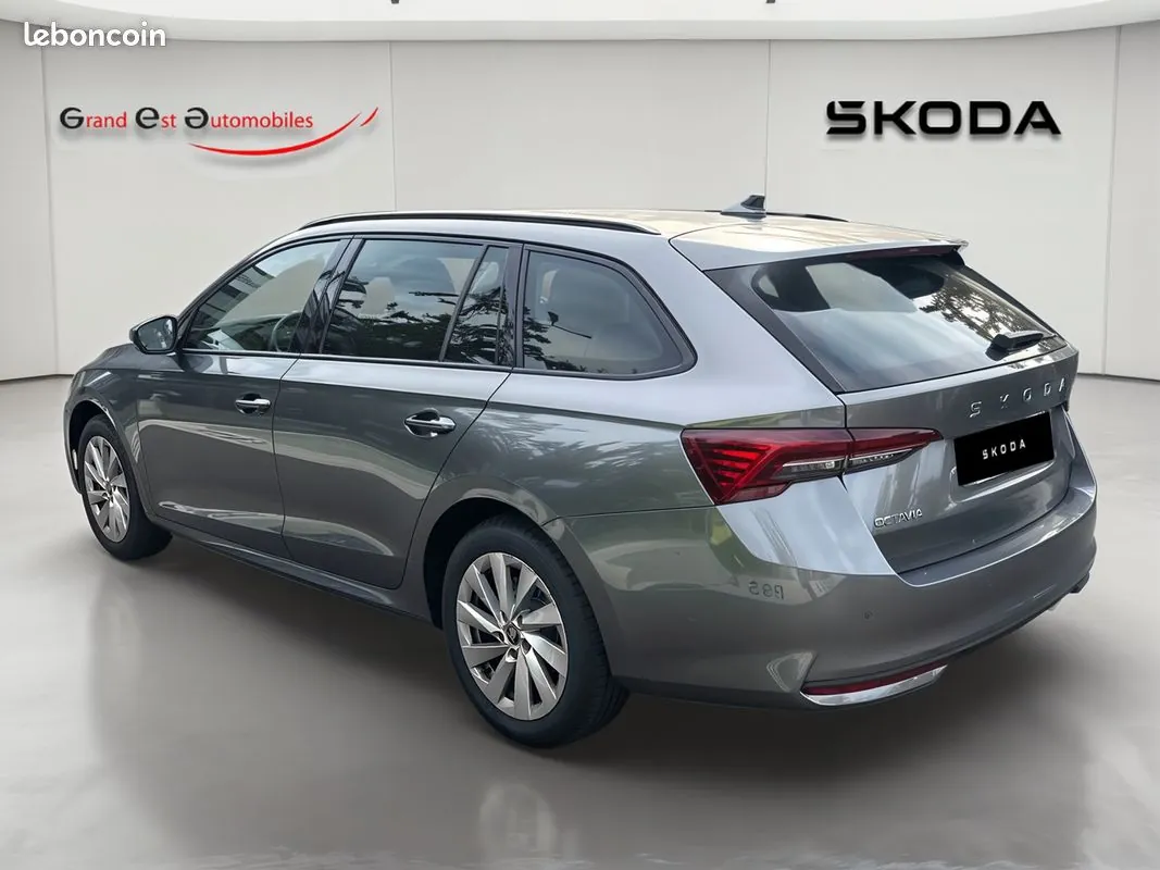 Skoda Octavia 2025 photo 3