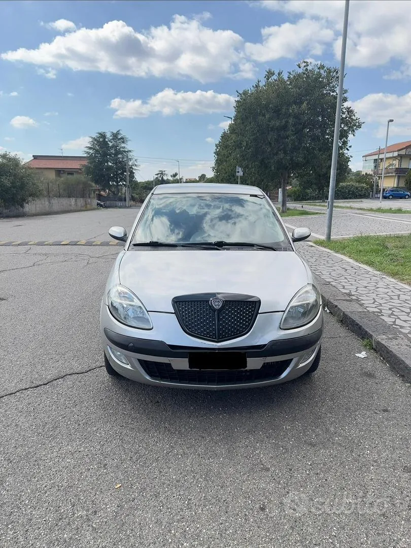 Lancia Ypsilon 2004 photo 3