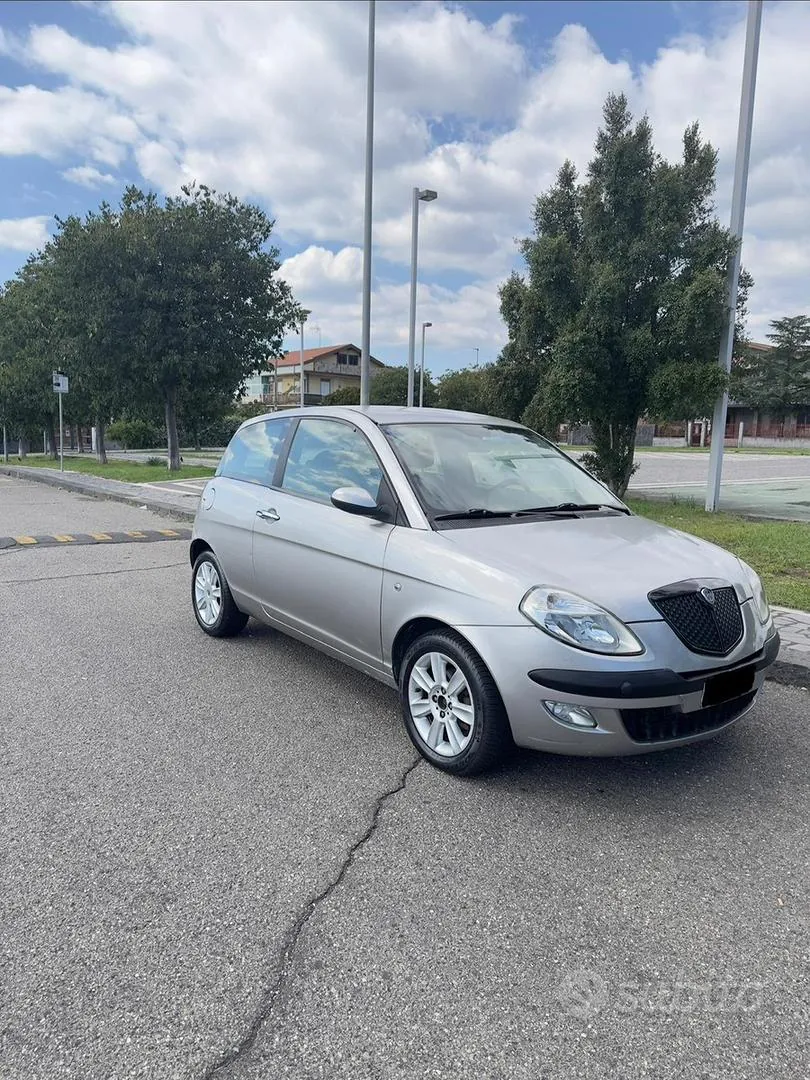 Lancia Ypsilon 2004 photo 2