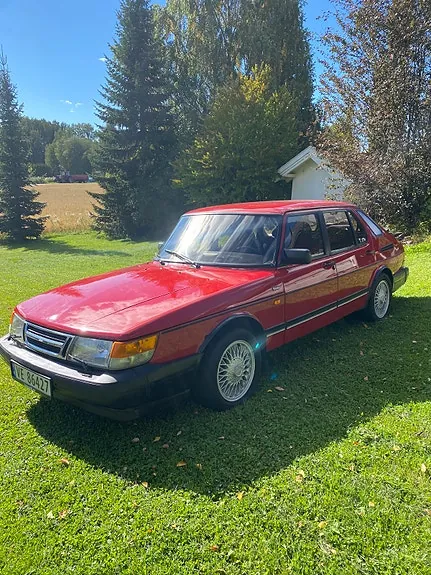 Saab 900