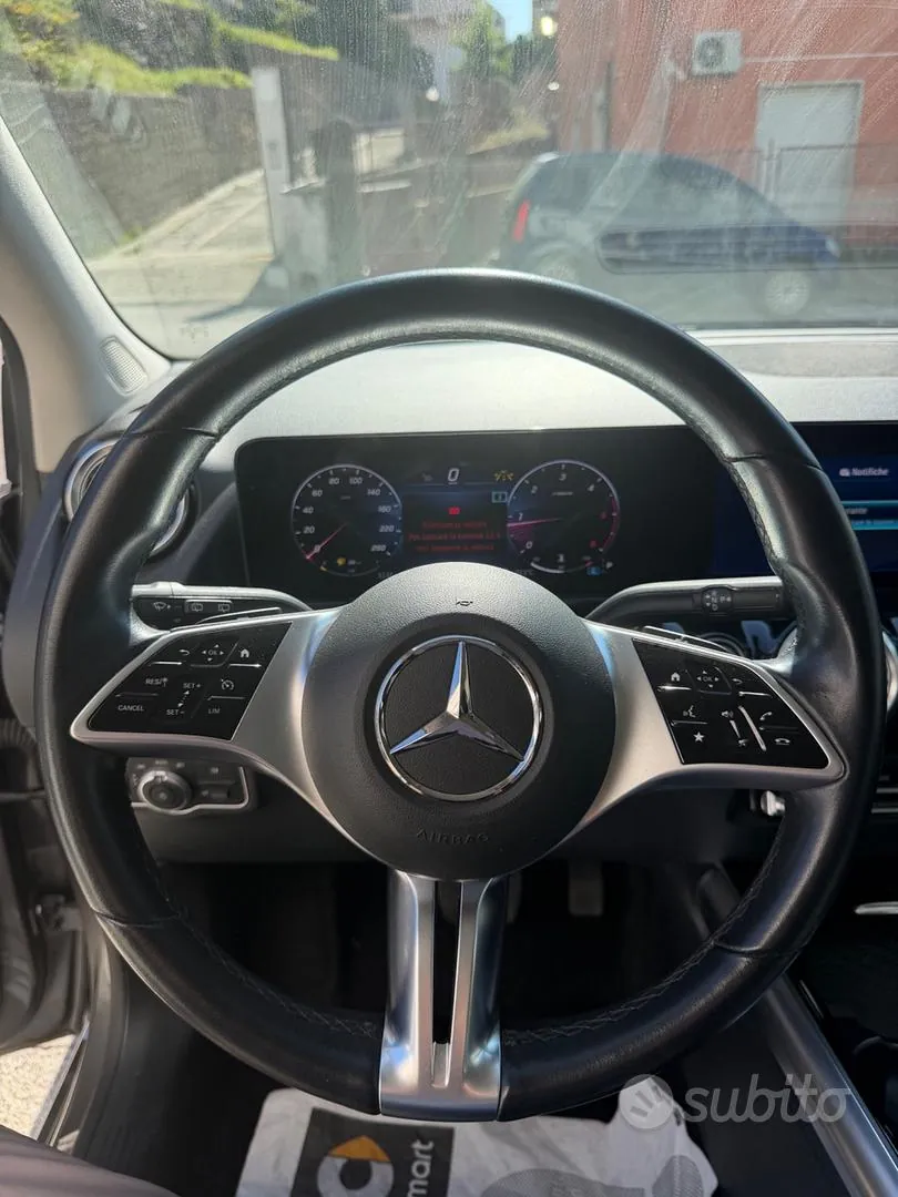 Mercedes-Benz B 180 2023 photo 5