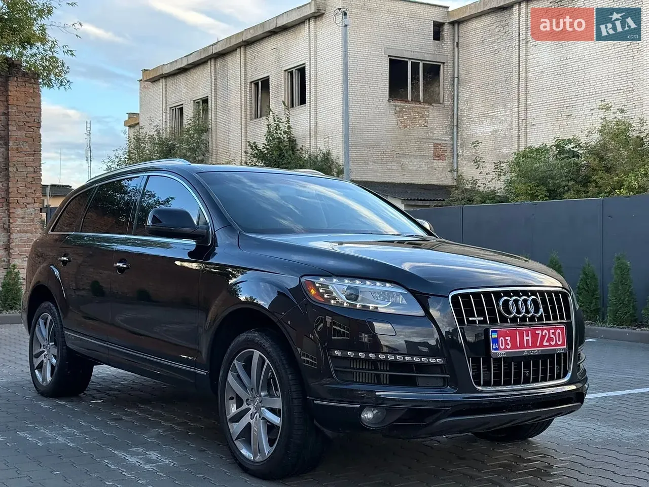 Audi Q7 2014 photo 2