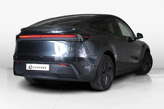Tesla Model Y 2025 photo 4