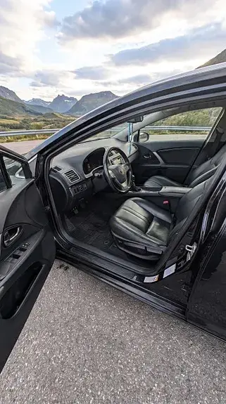 Toyota Avensis 2012 photo 5