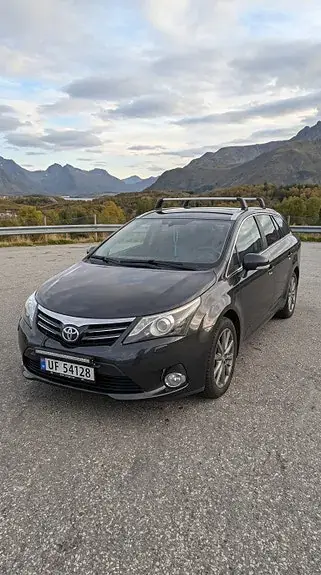 Toyota Avensis 2012 photo 2