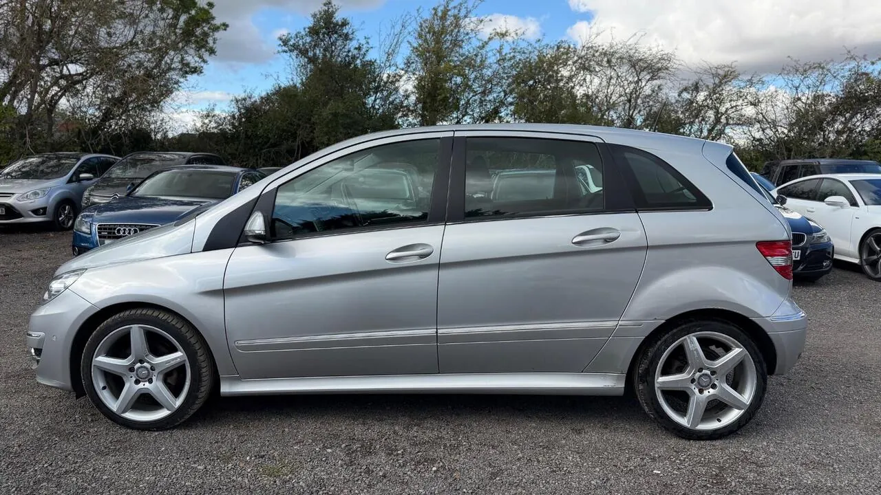 Mercedes-Benz B-Class 2011 photo 5