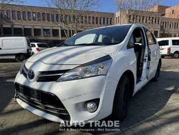 Toyota Verso 2015 photo 2