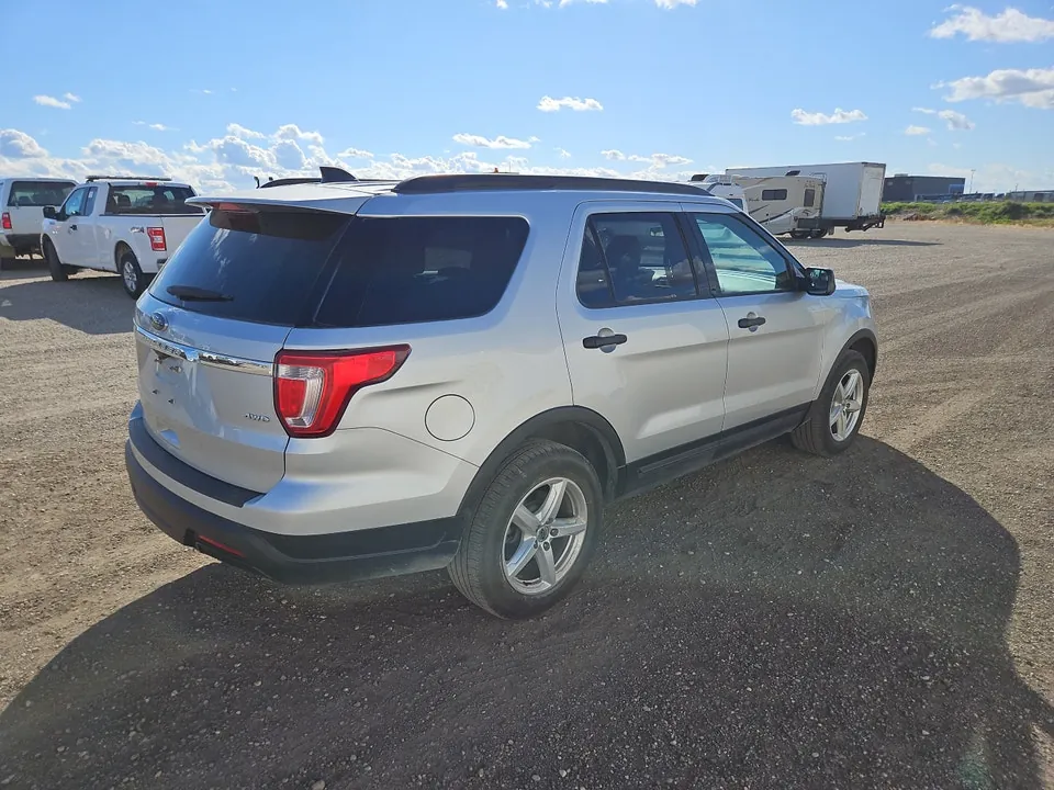 Ford Explorer 2018 photo 4