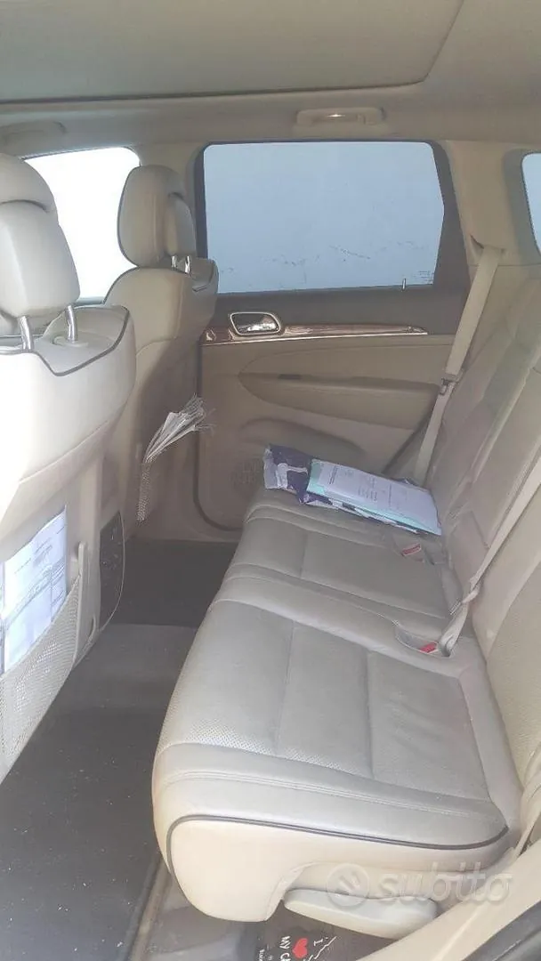 Jeep Grand Cherokee 2012 photo 4