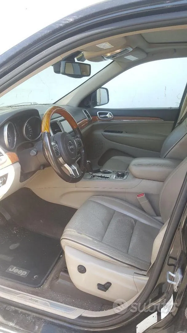 Jeep Grand Cherokee 2012 photo 3