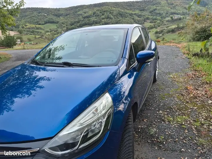 Renault Clio 2017 photo 2