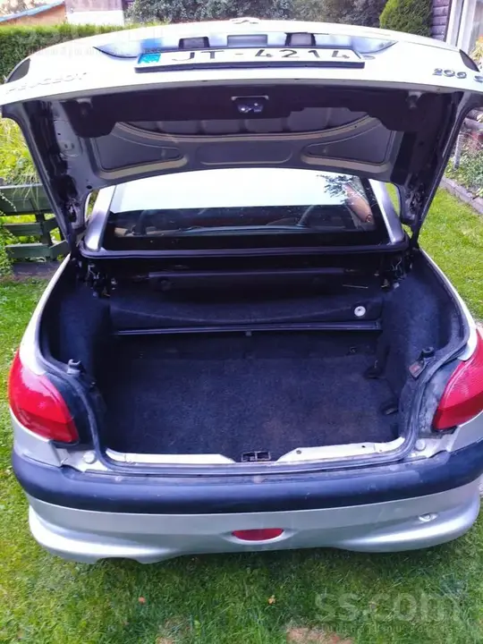 Peugeot 206 2003 photo 5