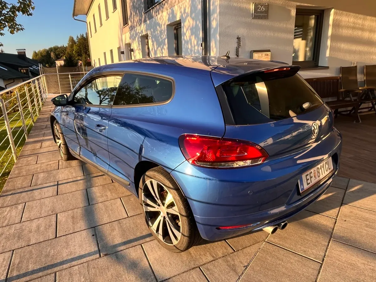 Volkswagen Scirocco 2011 photo 2