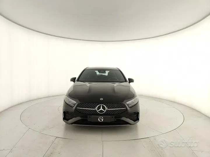 Mercedes-Benz A 180 2024 photo 2