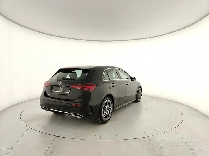 Mercedes-Benz A 180 2024 photo 3