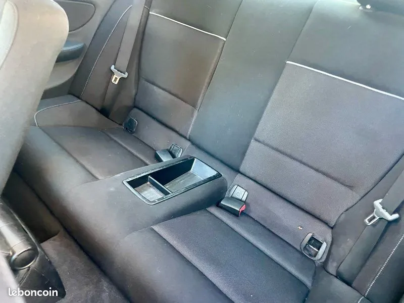 BMW 1 Series 2010 photo 2