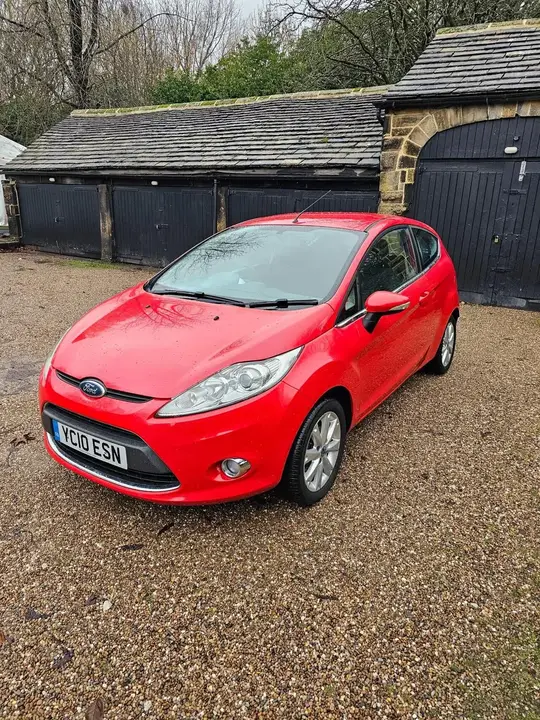 Ford Fiesta 2010 photo 2