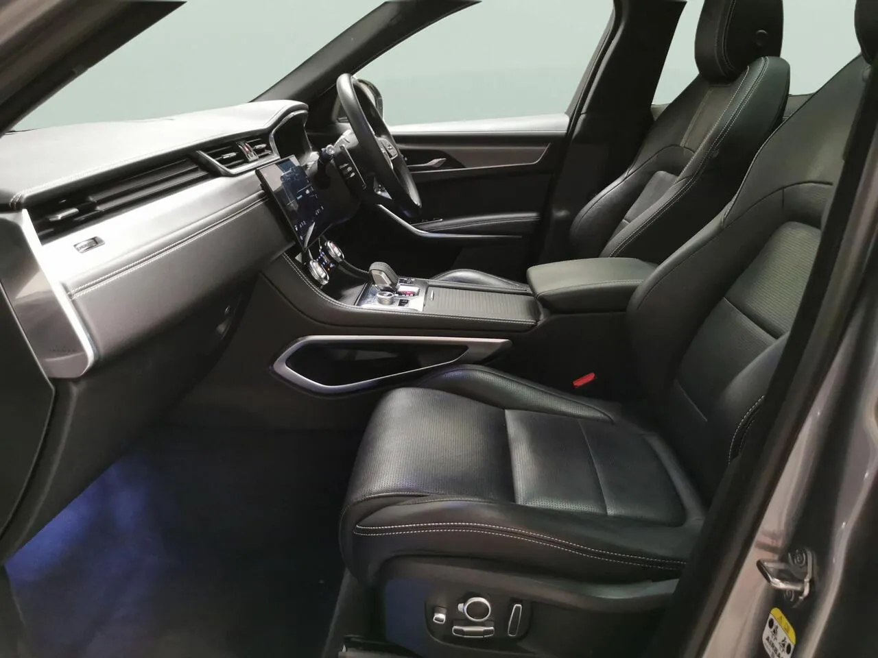 Jaguar F-Pace 2021 photo 4
