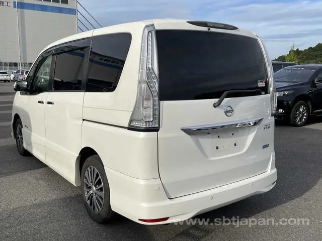 Nissan Serena Highway Star S 2014 photo 3