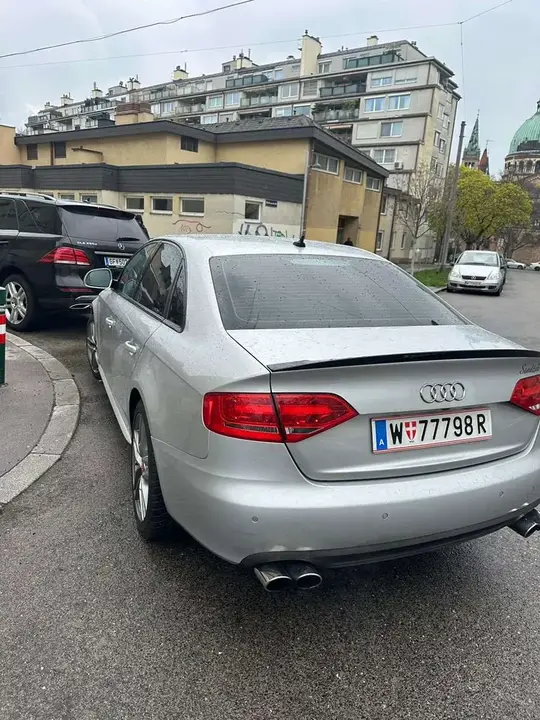 Audi A4 2008 photo 2