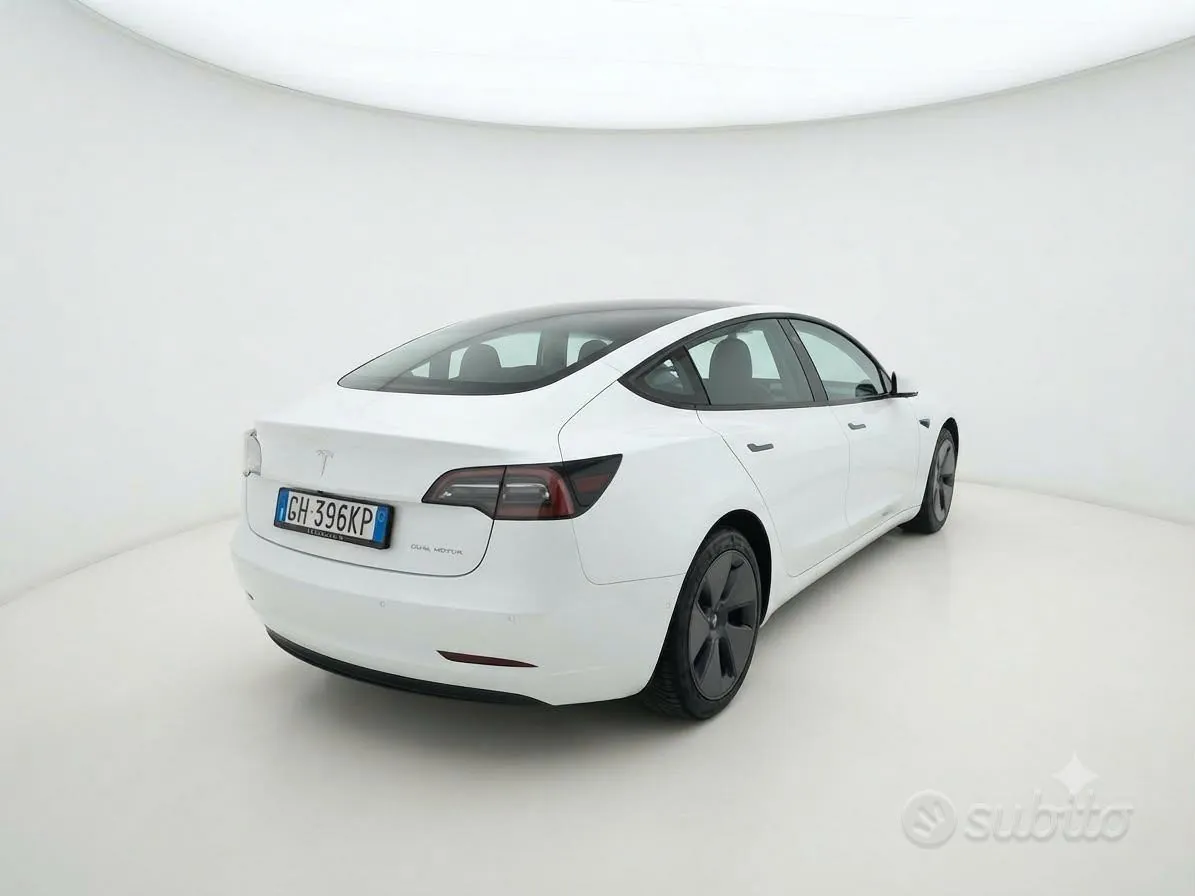 Tesla Model 3 2021 photo 3
