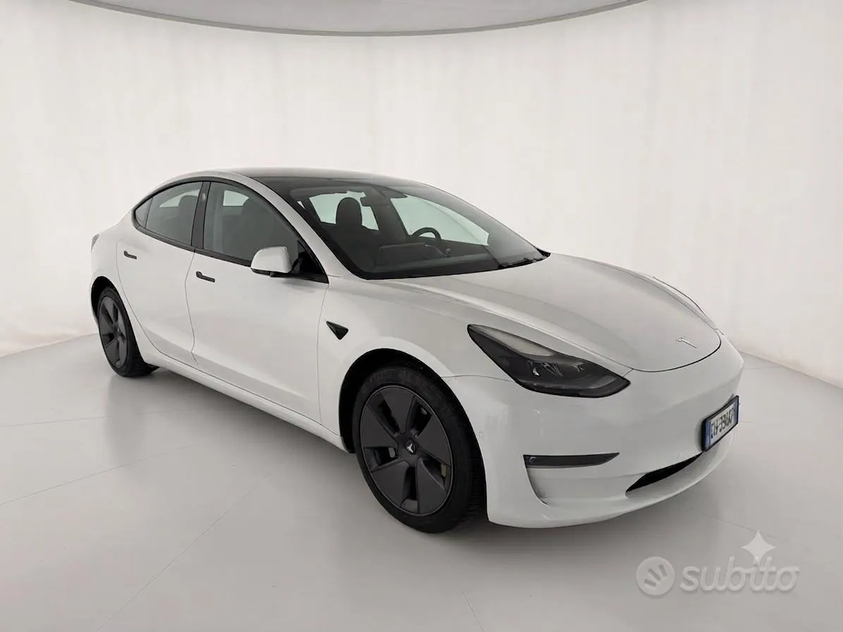 Tesla Model 3 2021 photo 2