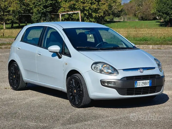 Fiat Punto Evo 2010 photo 2