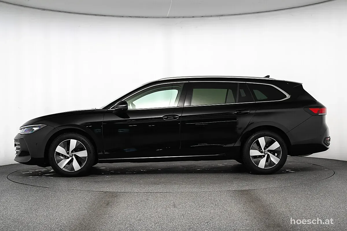 Volkswagen Passat 2025 photo 3