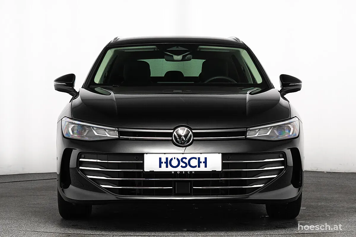 Volkswagen Passat 2025 photo 2