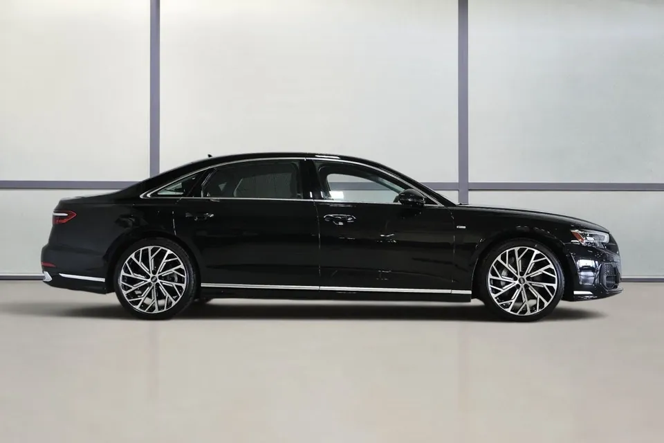 Audi A8 2024 photo 5