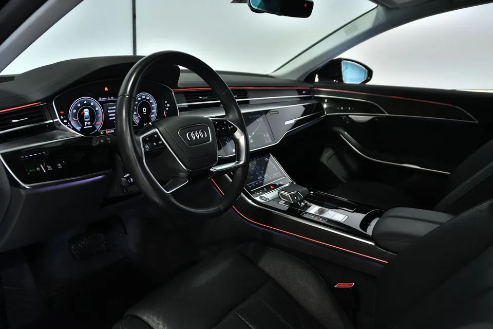 Audi A8 2024 photo 2