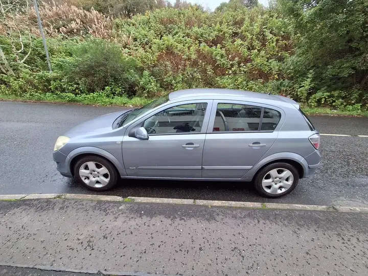 Vauxhall Astra 2007 photo 4