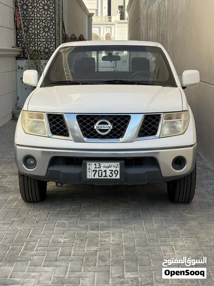 Nissan Navara 2015 photo 2