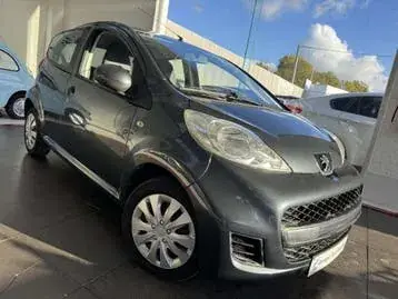 Peugeot 107 2011 photo 2