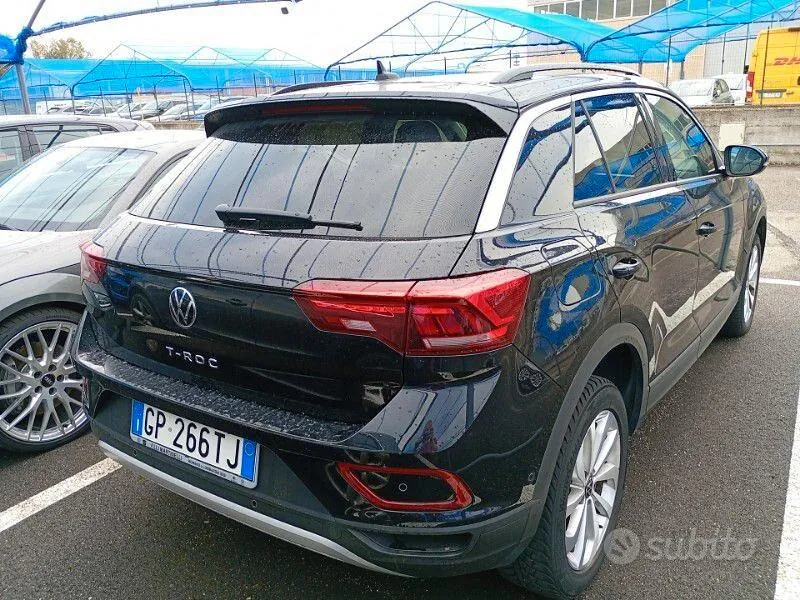 Volkswagen T-Roc 2023 photo 2