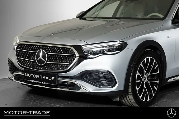 Mercedes-Benz E300 2025 photo 3