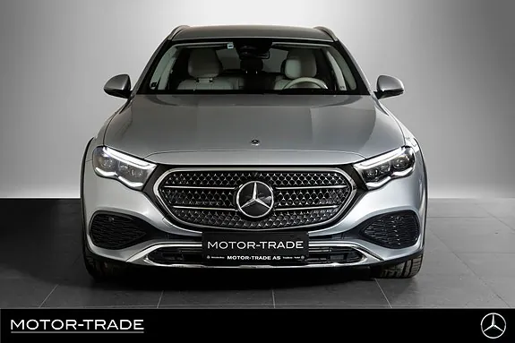 Mercedes-Benz E300 2025 photo 4