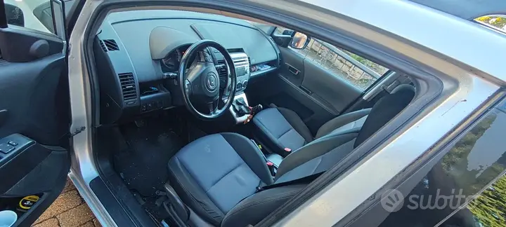 Mazda 5 2006 photo 5