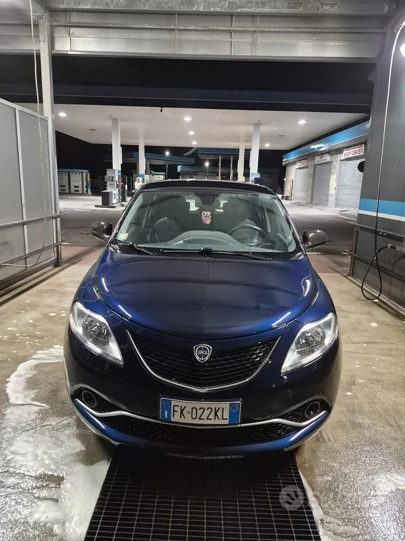 Lancia Ypsilon 2017 photo 2