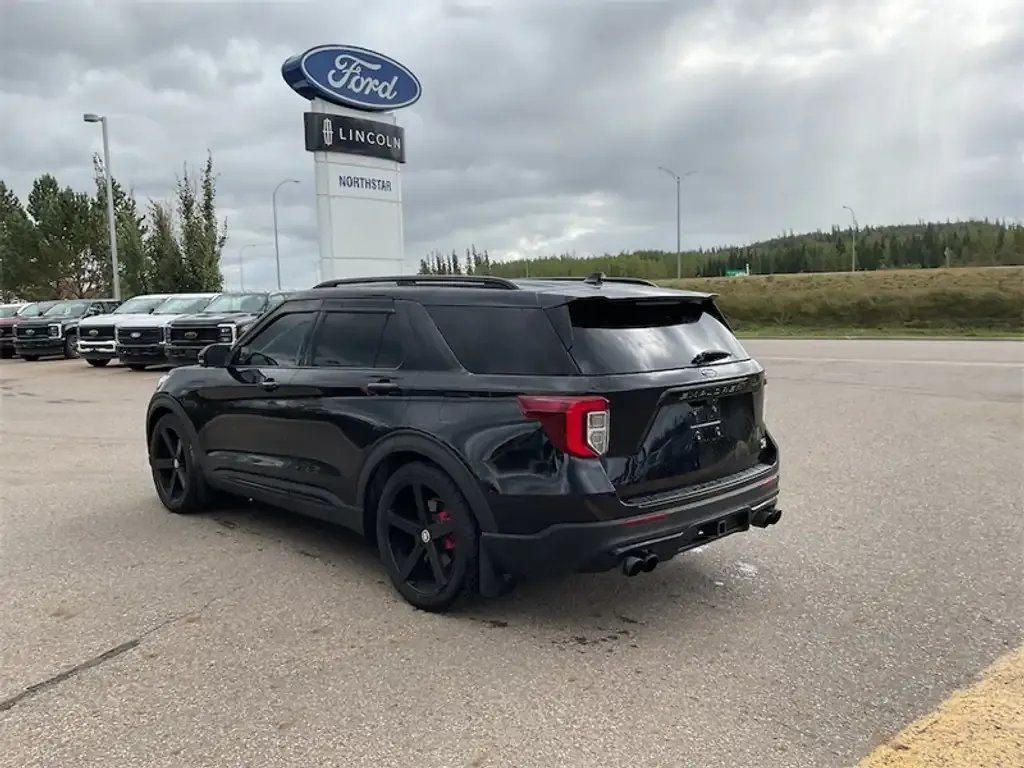Ford Explorer 2023 photo 3