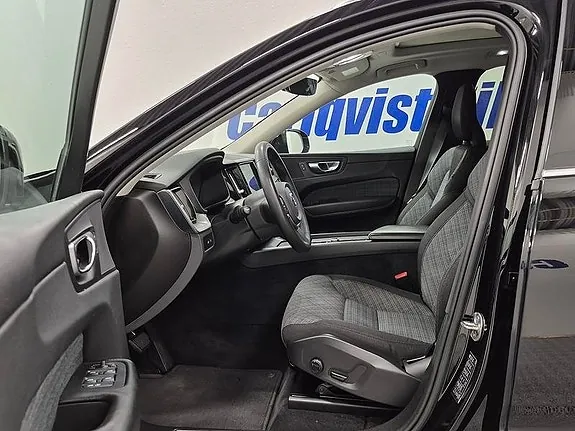 Volvo Xc60 2023 photo 2