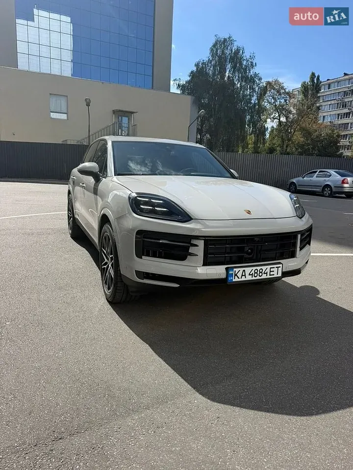 Porsche Cayenne 2023 photo 2