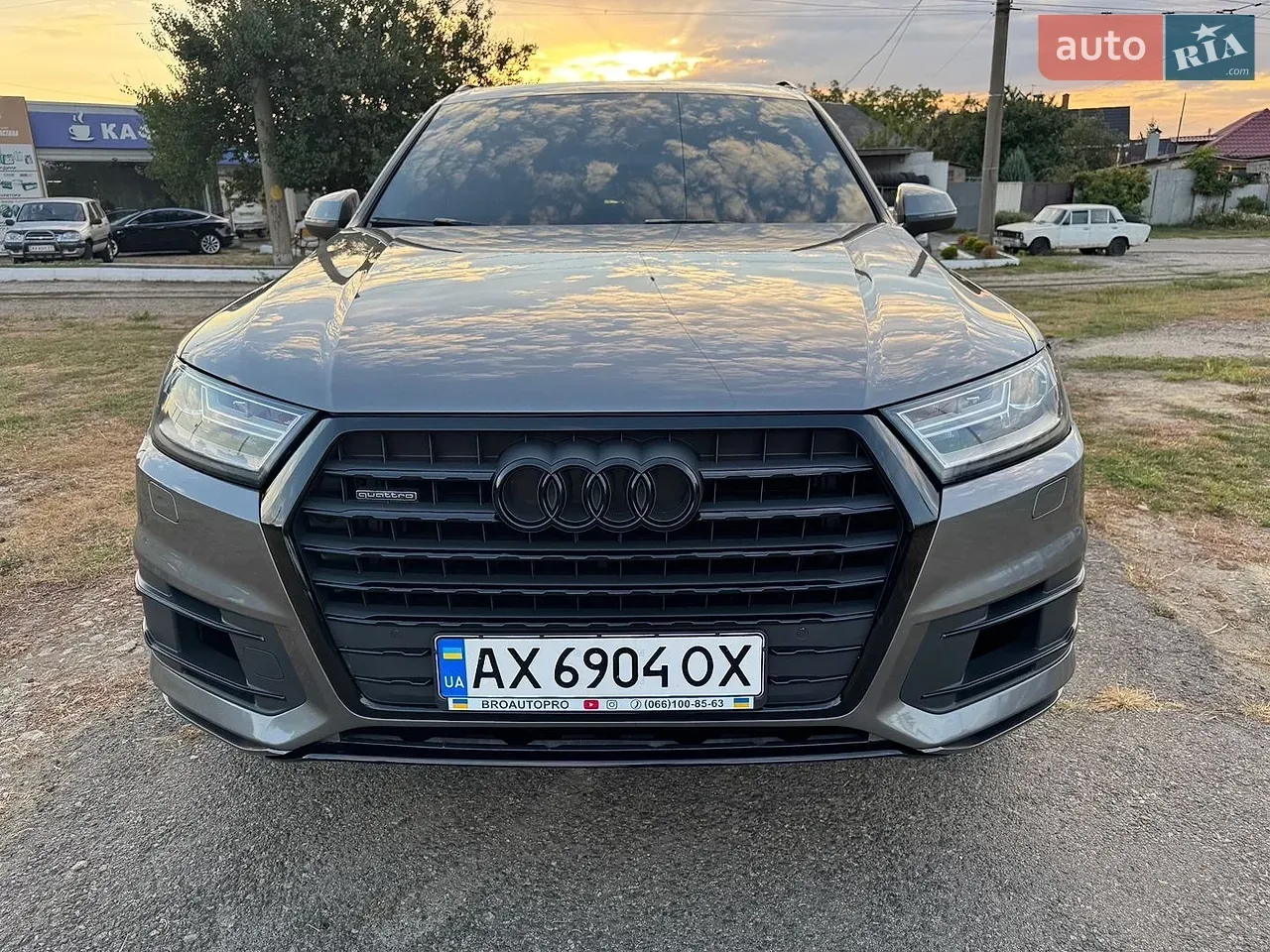 Audi Q7 2015 photo 2