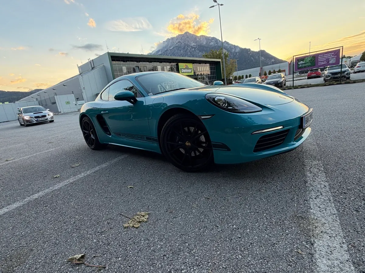 Porsche 718 Cayman