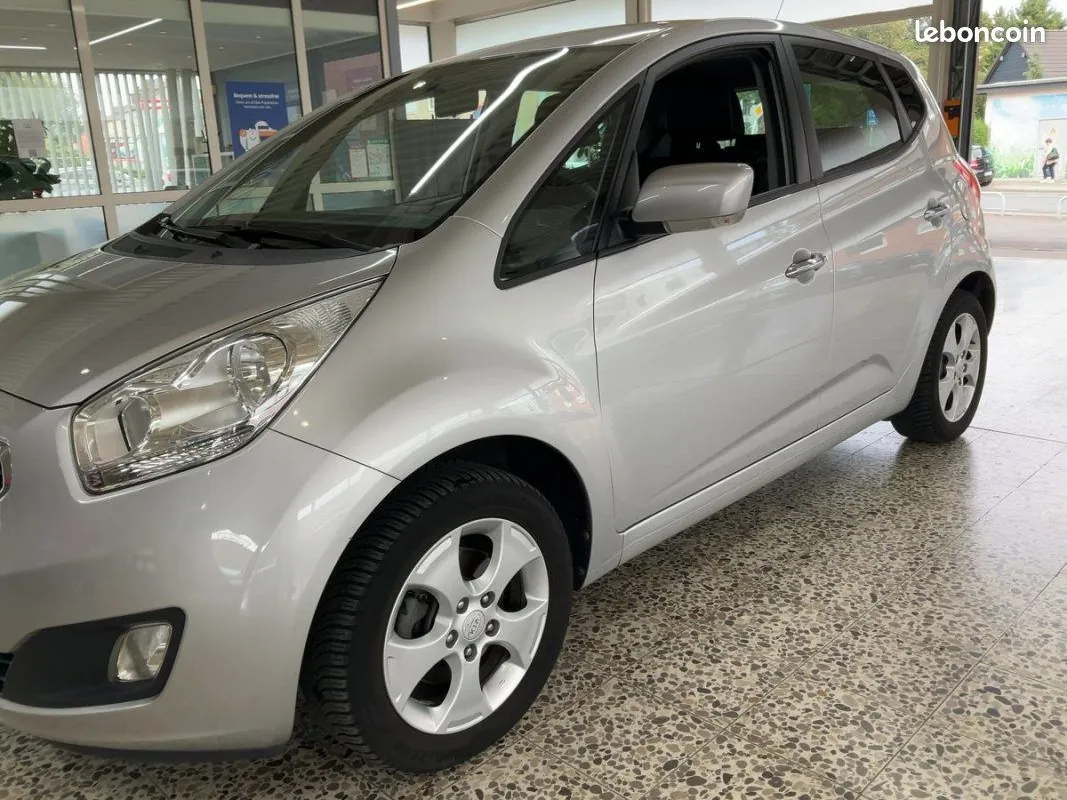 Kia Venga 2013 photo 4