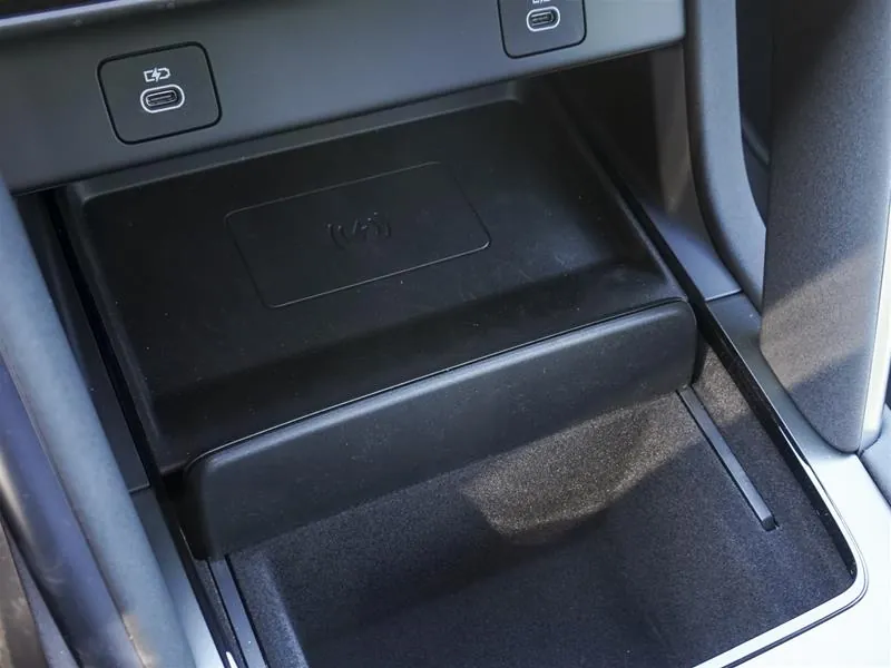 Land Rover Discovery Sport 2024 photo 4
